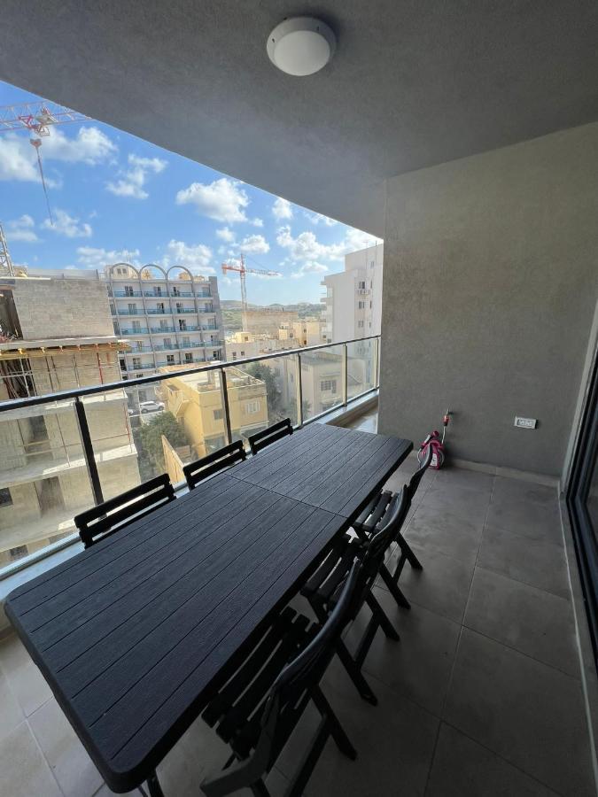 Blue Skies Family Apartment With Terrace St. Paul's Bay Exterior photo